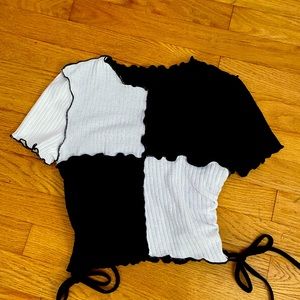Brand new never worn trim drawstring side Rib-knit color block tee